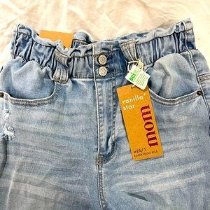 Vanilla Star Super High Rise Mom Jeans. Size 25/1